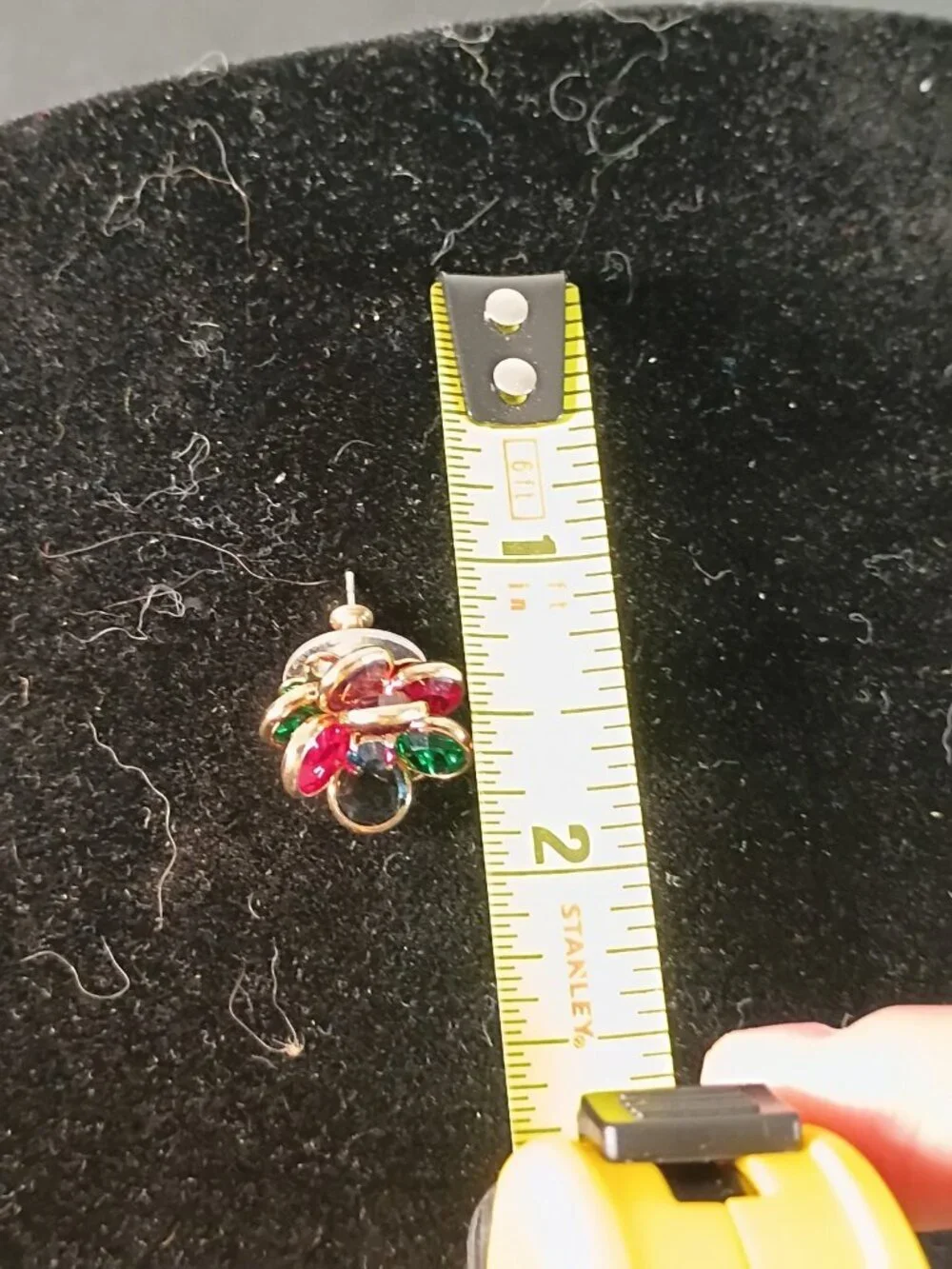 Vintage Vonelle Swarovski Crystal Gold Tone Clip On Earrings Green Blue Red